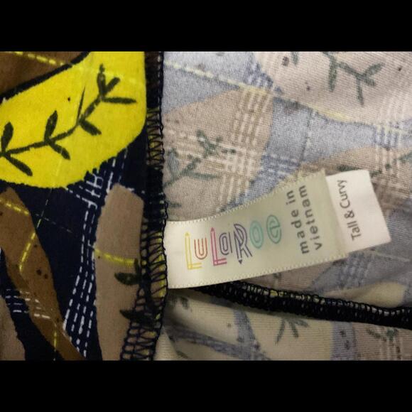 LulaRoe Vibrant Leaf Print Leggings TC - Picture 9 of 9